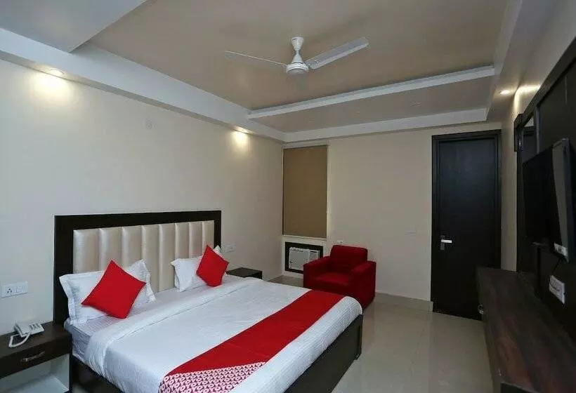 Hotelli Collection O 30916 Agk Residency