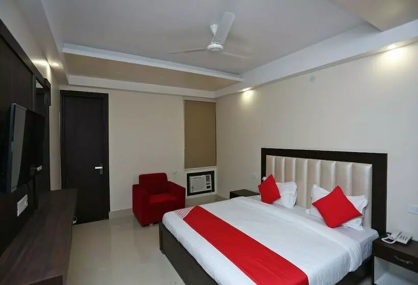 Hotelli Collection O 30916 Agk Residency