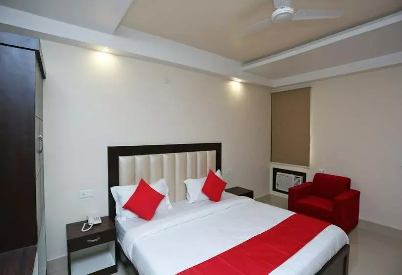 Hotelli Collection O 30916 Agk Residency