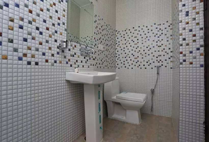 Hotelli Collection O 30916 Agk Residency