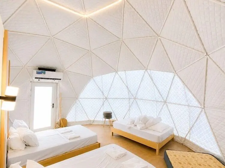 Hotelli Farmko Glamping