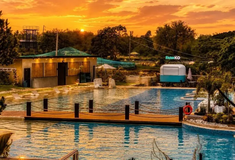 Hotelli Farmko Glamping