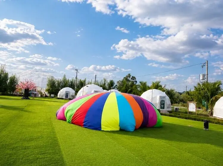 Hotelli Farmko Glamping