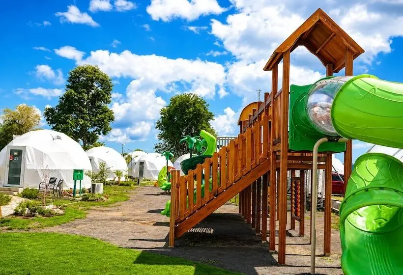 Hotelli Farmko Glamping