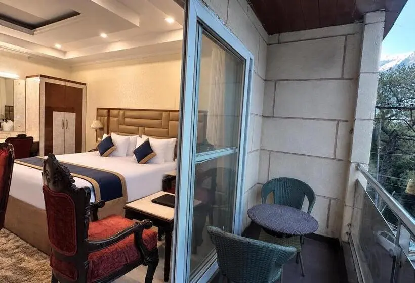 ホテル The Himalayan Highland Dharamshala # Big Swimming Pool# Lawn # Pool Table # Kids Friendly # Family F