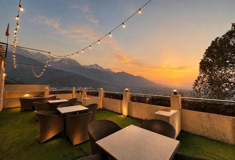 ホテル The Himalayan Highland Dharamshala # Big Swimming Pool# Lawn # Pool Table # Kids Friendly # Family F