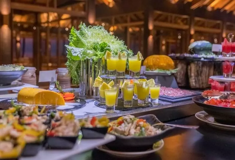 Innahura Maldives Resort