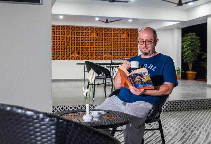 Отель Aashreya Suites Tiruvannamalai