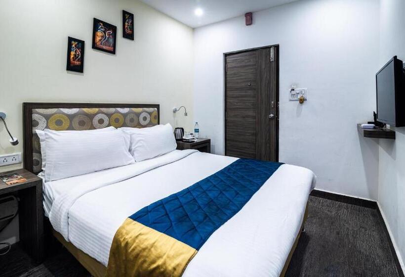 Отель Aashreya Suites Tiruvannamalai