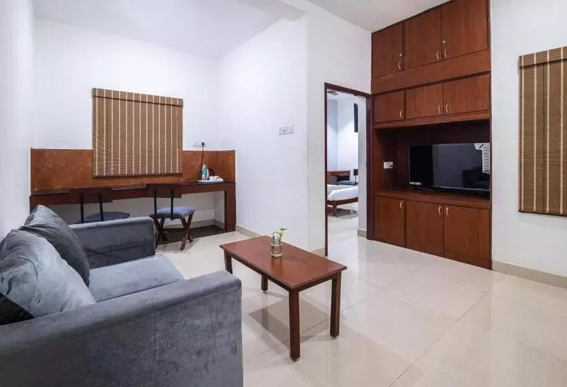 ホテル Aashreya Suites Tiruvannamalai