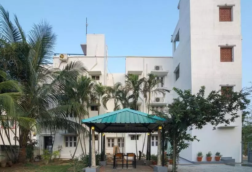ホテル Aashreya Suites Tiruvannamalai