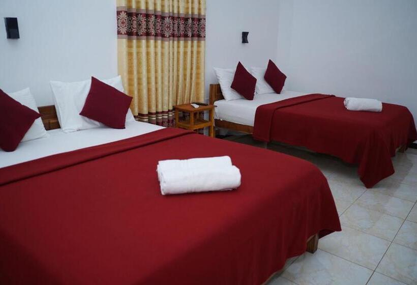 Hotel Theevanni Resort