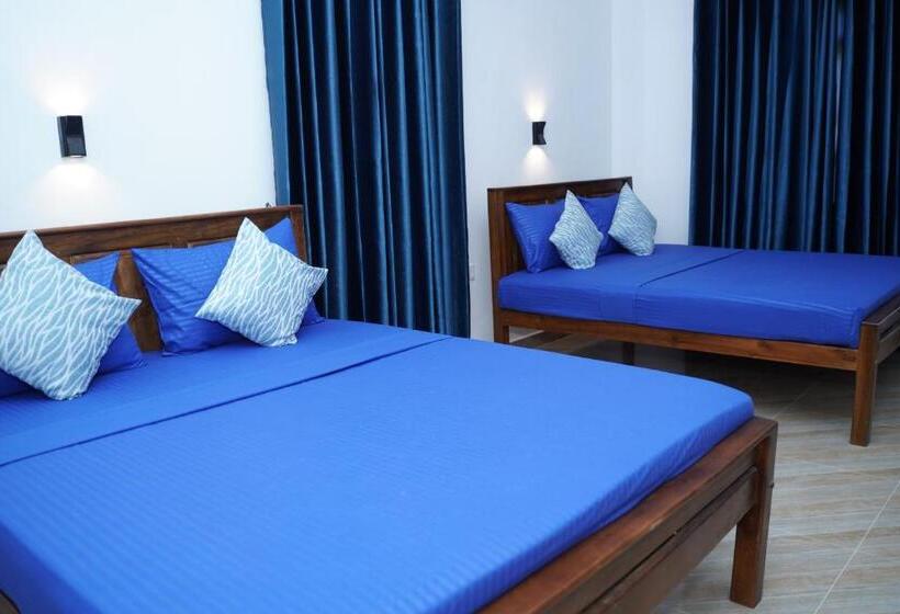 Hotel Theevanni Resort