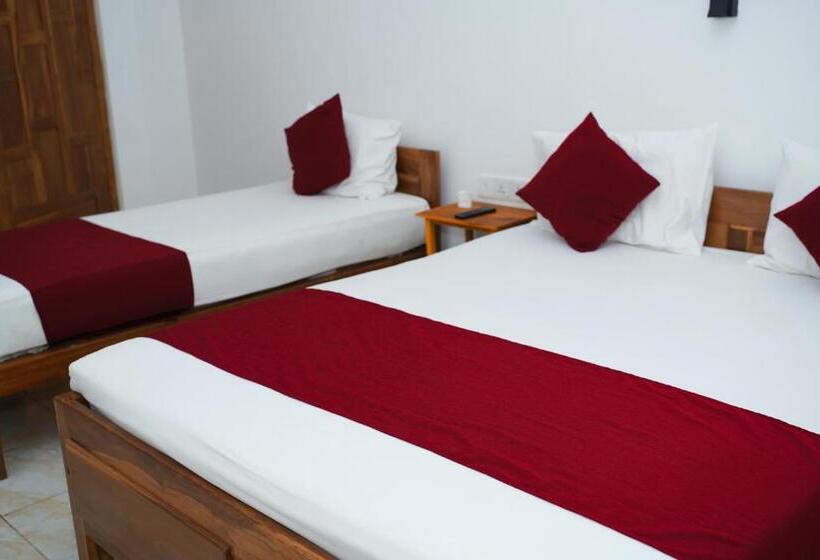 Hotel Theevanni Resort