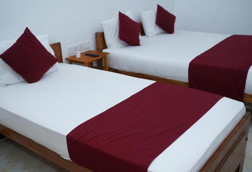 Hotel Theevanni Resort