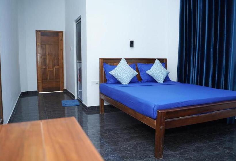 Hotel Theevanni Resort