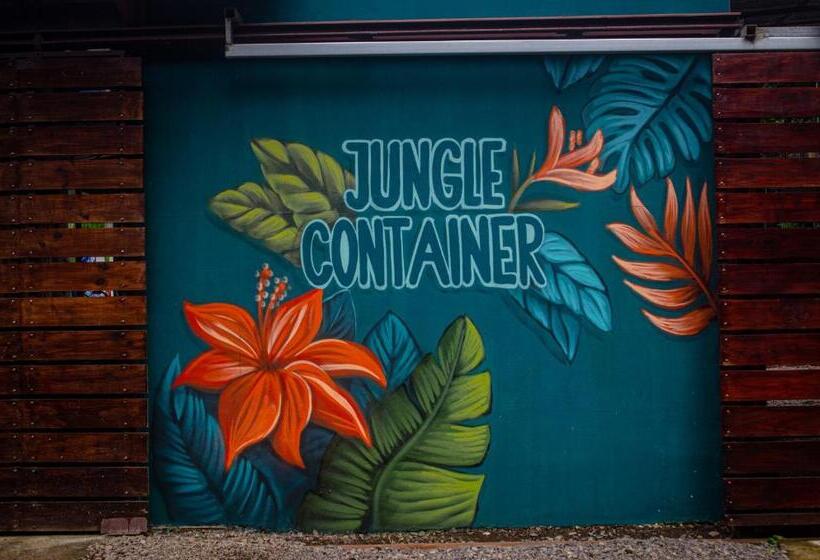 تختخواب و صبحانه The Jungle Container