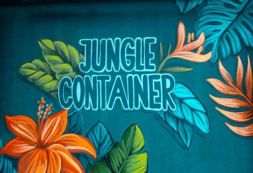 تختخواب و صبحانه The Jungle Container