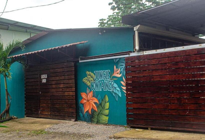 تختخواب و صبحانه The Jungle Container