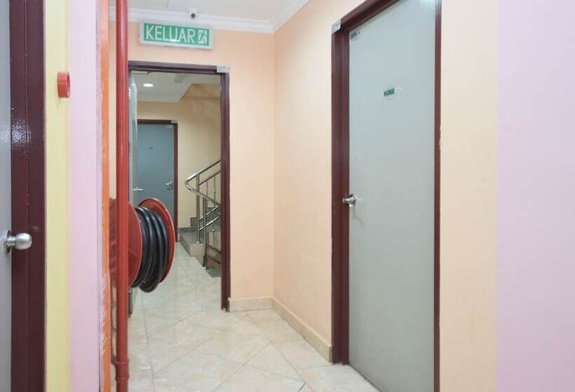 Oyo 892 Hotel Grand Nadia