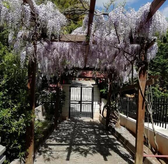 مبيت وإفطار Villa Biancofiore