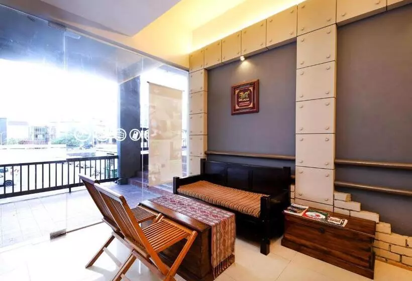 ホテル Oyo 910 Hills Residence