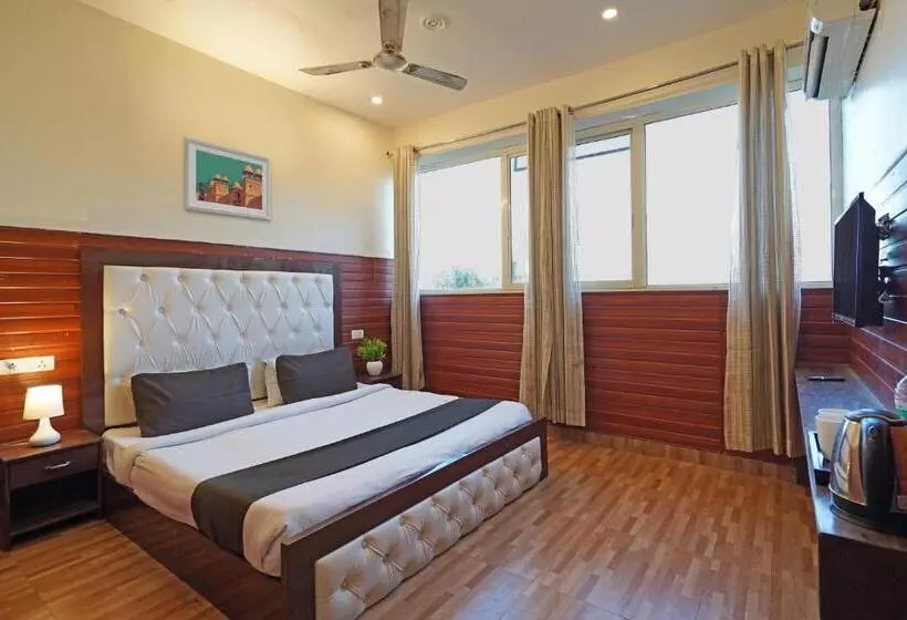 Hotelli Capital O Shimaya