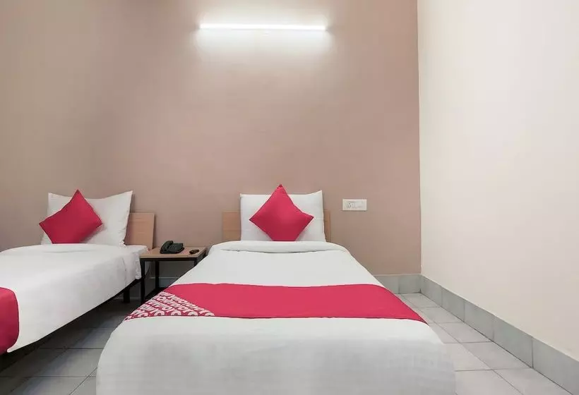 Hotelli Oyo Flagship 28844 Sher Singh Palace