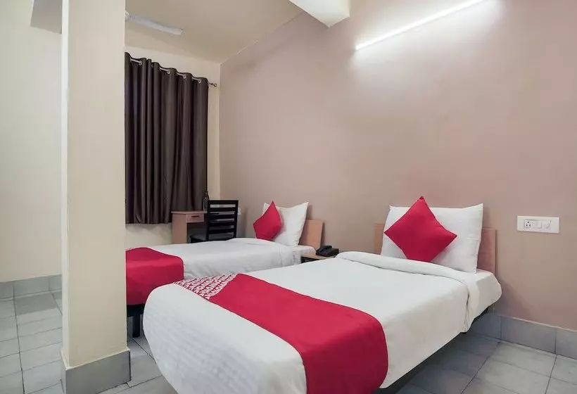 Hotelli Oyo Flagship 28844 Sher Singh Palace