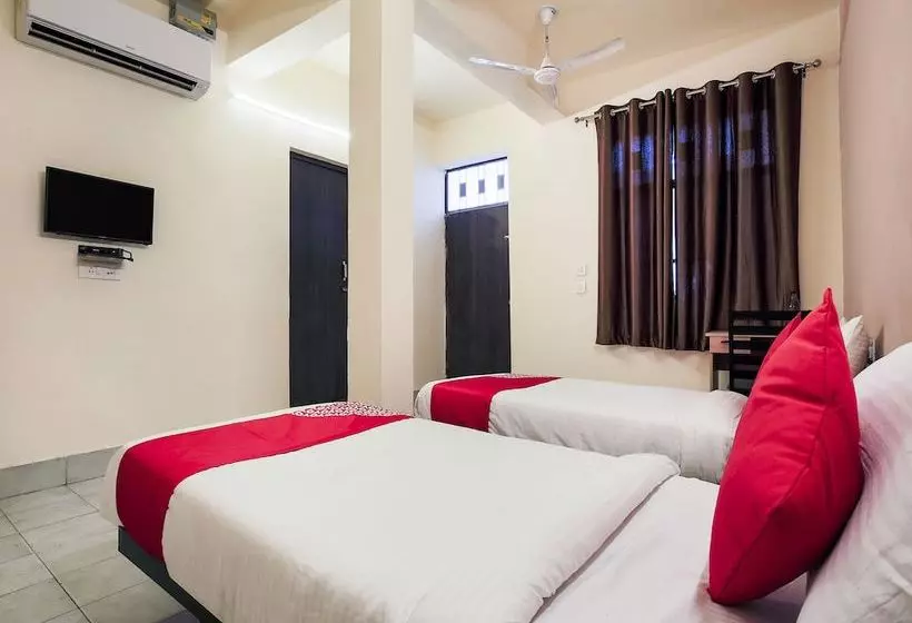Hotelli Oyo Flagship 28844 Sher Singh Palace