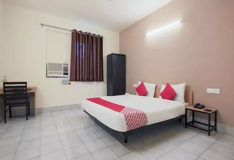 Hotelli Oyo Flagship 28844 Sher Singh Palace