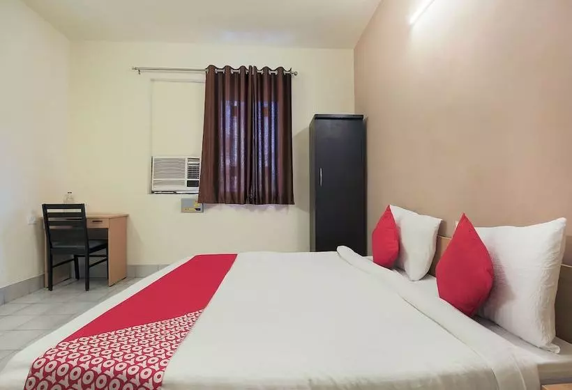 Hotelli Oyo Flagship 28844 Sher Singh Palace