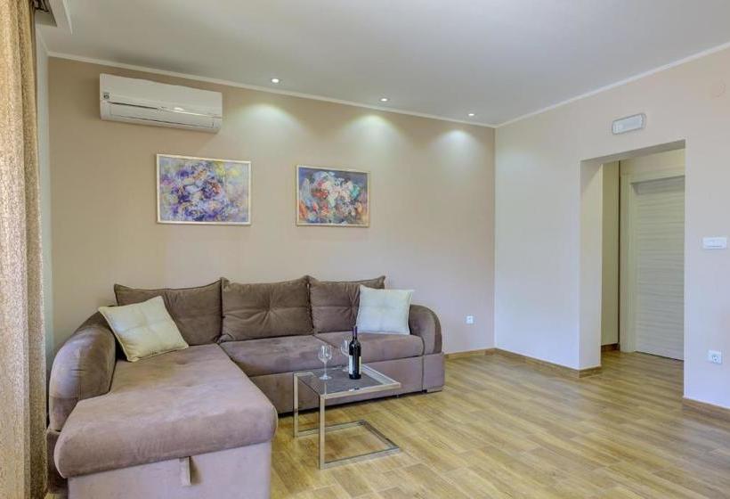 پانسیون Edilux