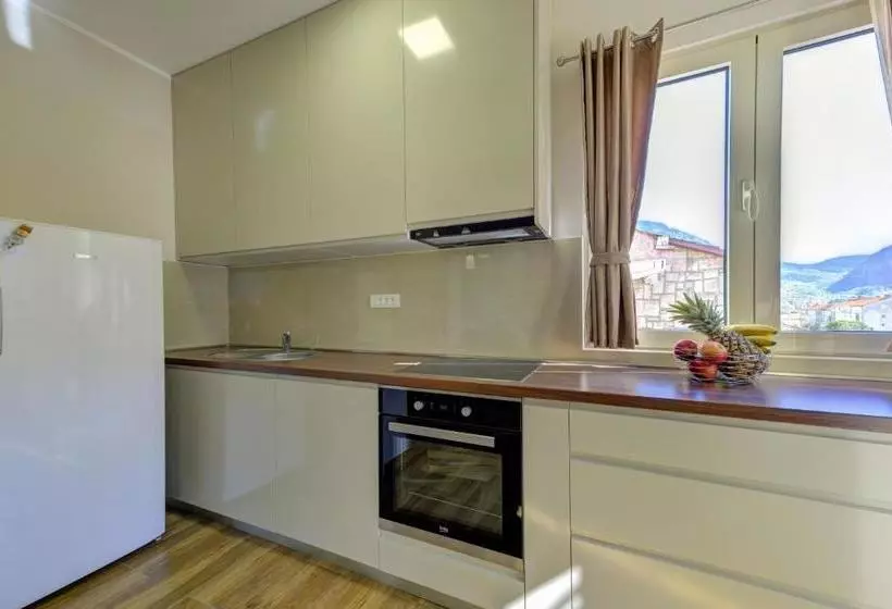 پانسیون Edilux