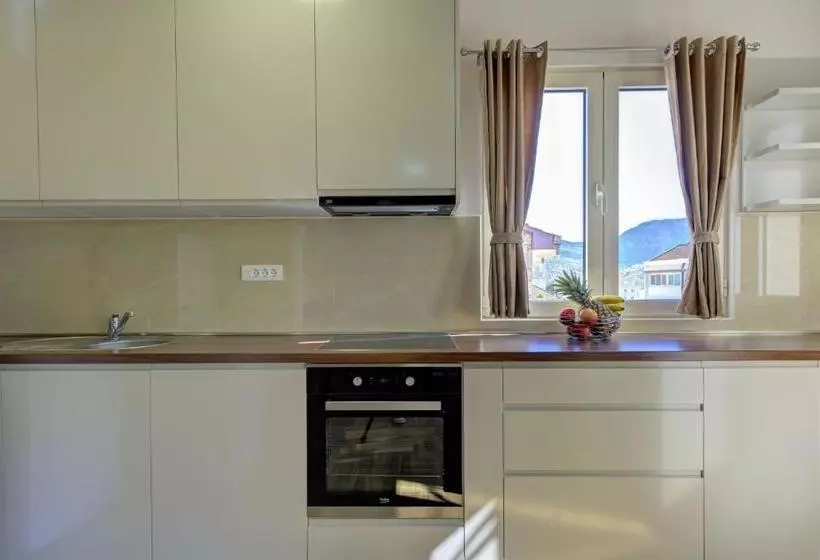 پانسیون Edilux