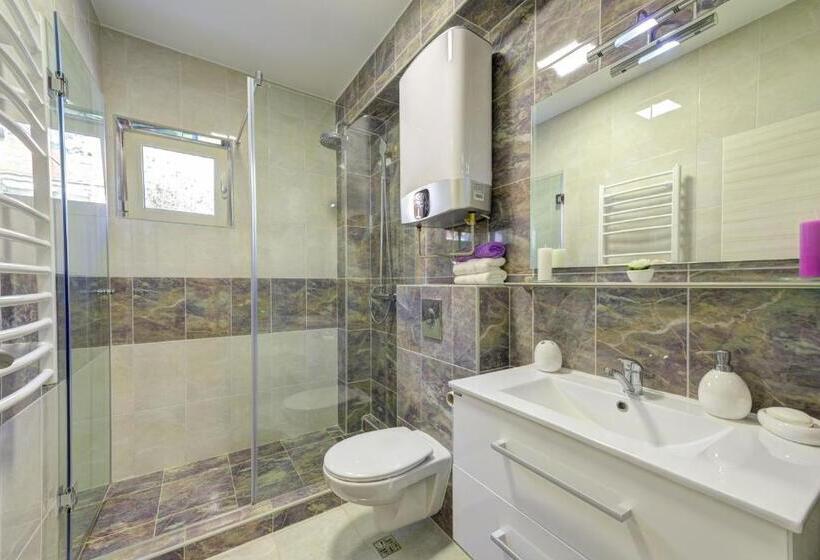 پانسیون Edilux