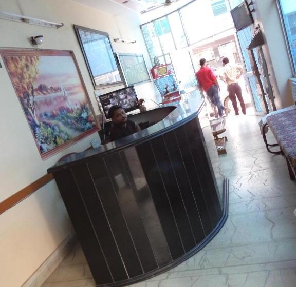 בית מלון כפרי Gajraj Bari