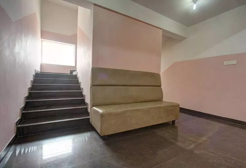 Oyo 28738 Abbirami Hotels