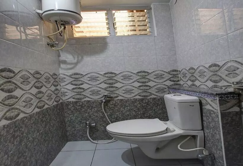 Oyo 28738 Abbirami Hotels