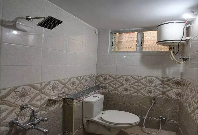 Oyo 28738 Abbirami Hotels