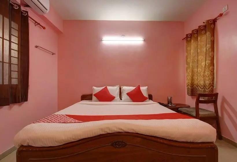 Oyo 28738 Abbirami Hotels