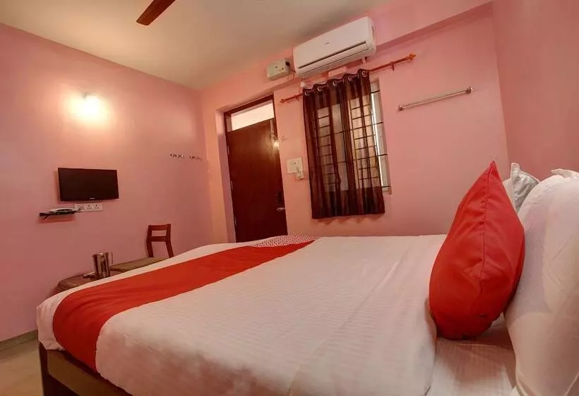 Oyo 28738 Abbirami Hotels