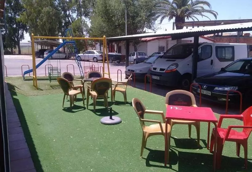 پانسیون Hostal Restaurante Carlos Iii