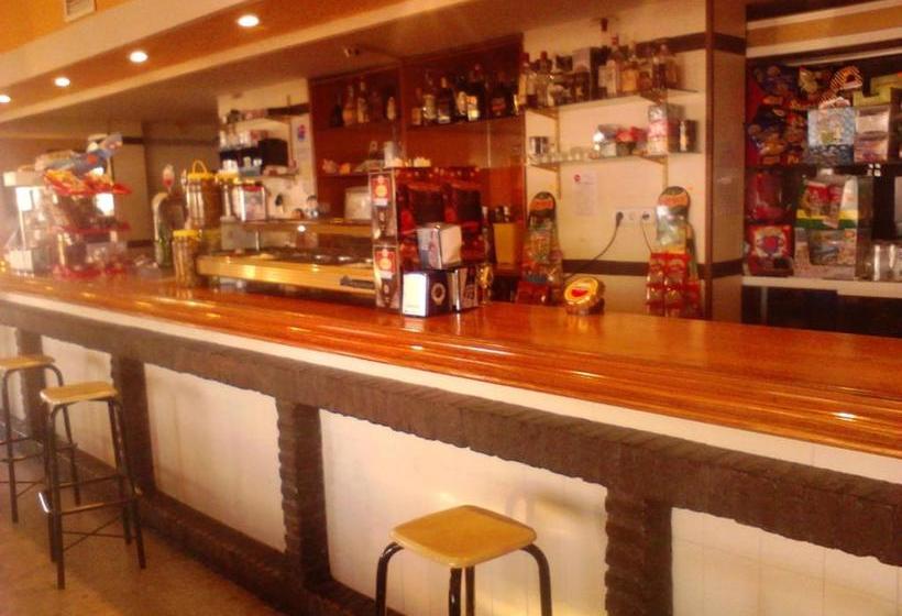 بنسيون Hostal Restaurante Carlos Iii