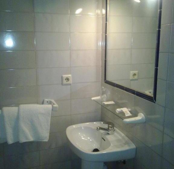 بنسيون Hostal Restaurante Carlos Iii