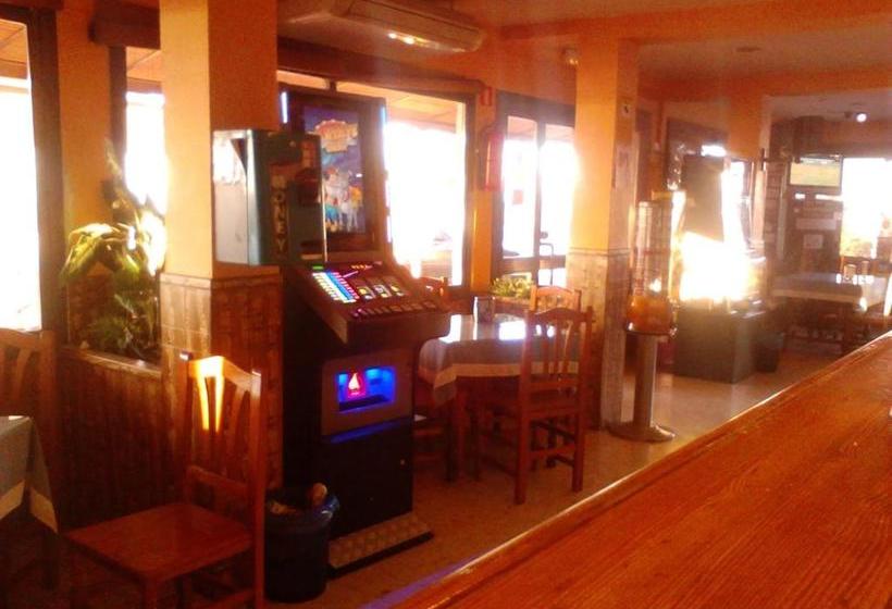 بنسيون Hostal Restaurante Carlos Iii