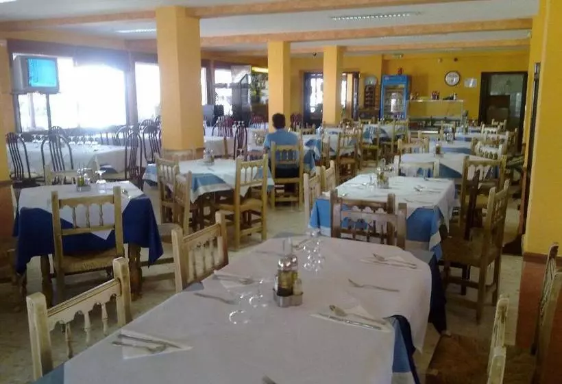 پانسیون Hostal Restaurante Carlos Iii