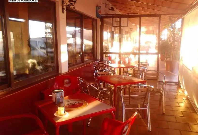 پانسیون Hostal Restaurante Carlos Iii