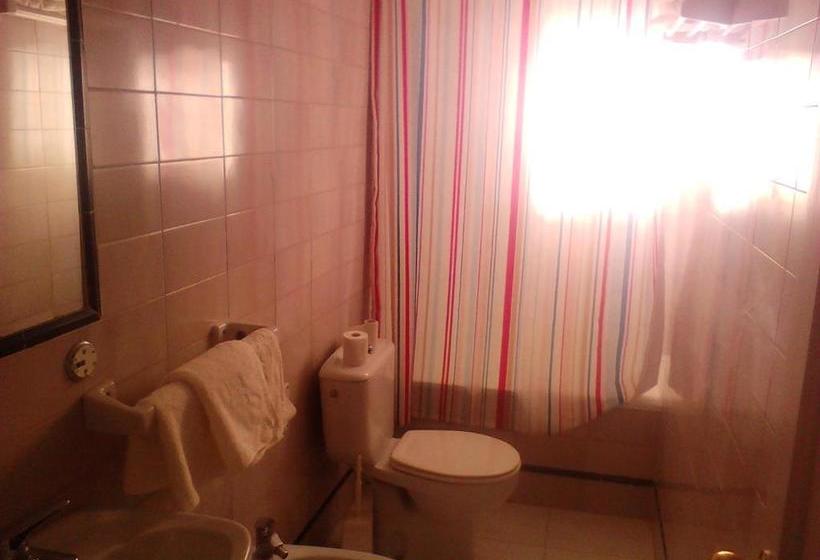 بنسيون Hostal Restaurante Carlos Iii