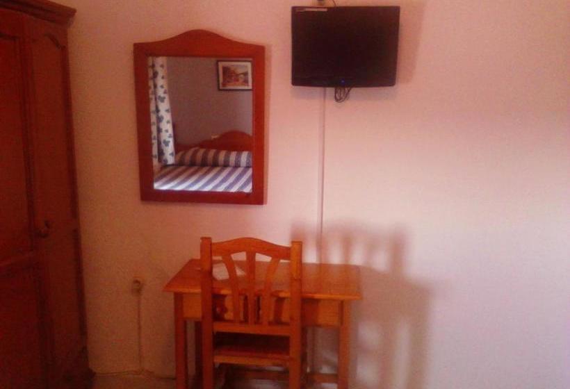 بنسيون Hostal Restaurante Carlos Iii